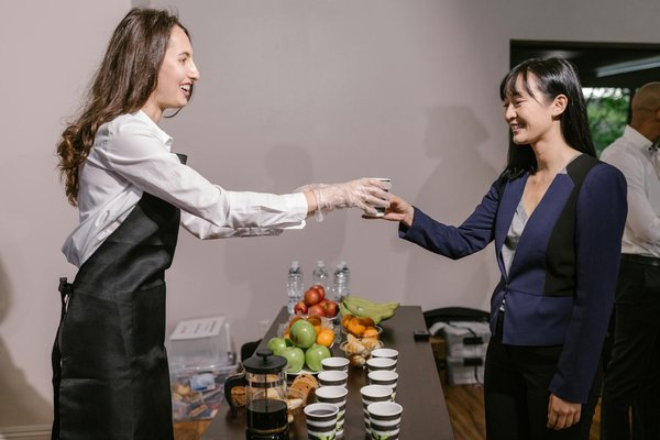 Thriving in the virtual era: essential strategies for uk event planning firms to succeed in online conferences